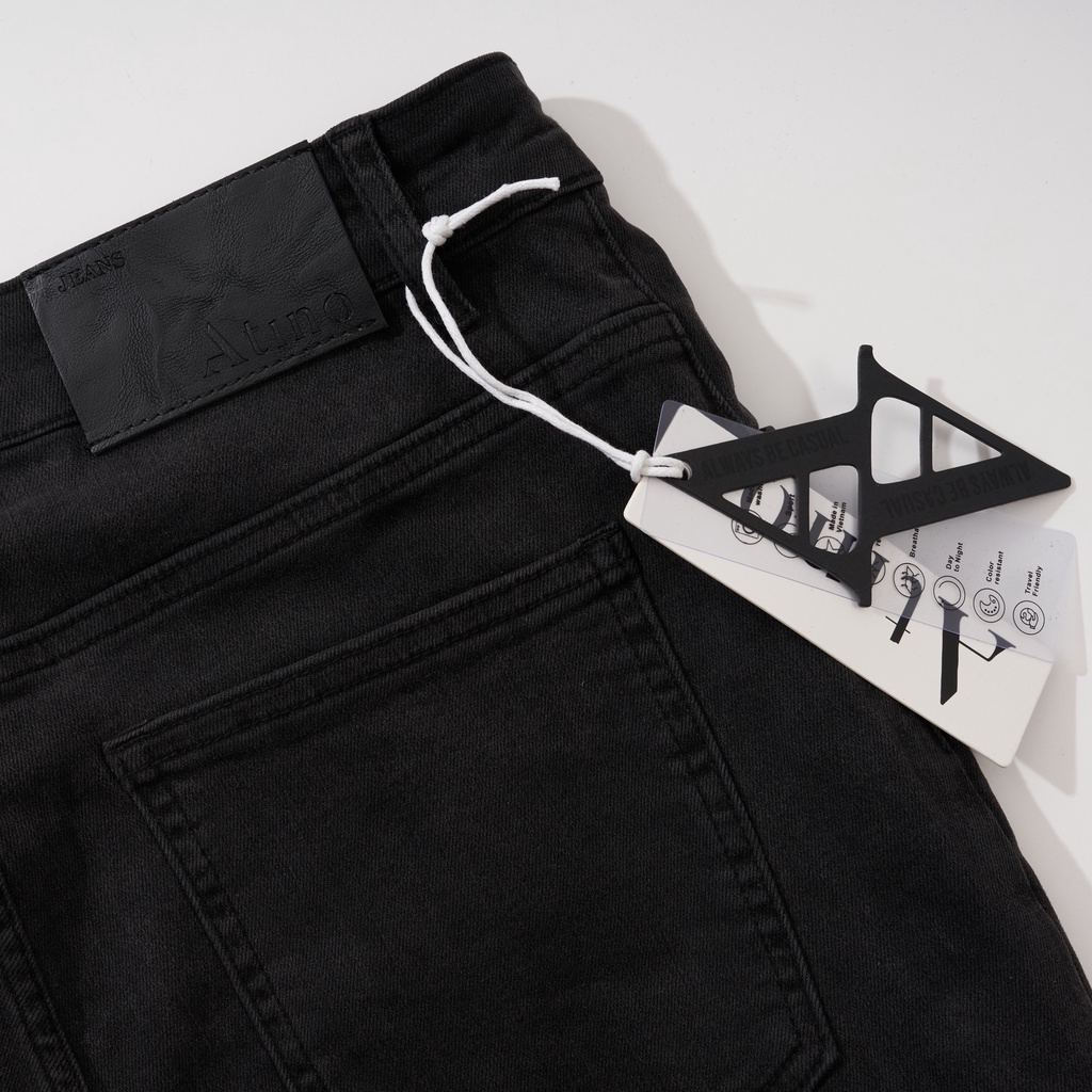 Quần Jean Nam Đen ATINO Chất Liệu Jean Pha Spandex Form Slim-Fit QJ1.1036