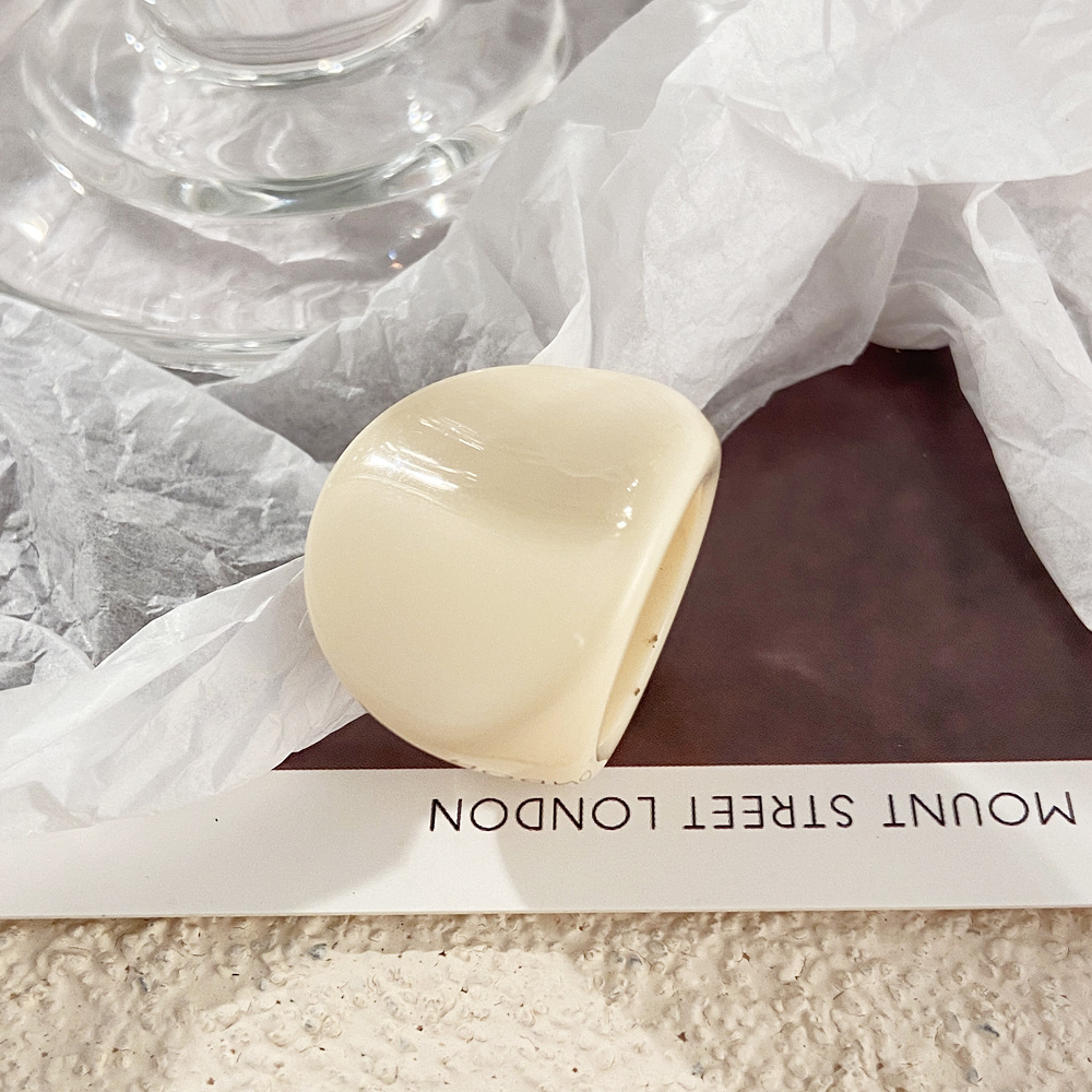Nhẫn Nhựa Resin Phong Cách Cổ Điển Cho Nữ