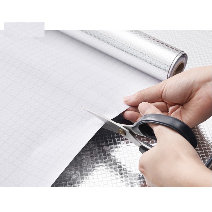 1 mét decal giấy dán bếp tráng nhôm ô chéo bạc khổ 60cm keo sẵn bóc dán