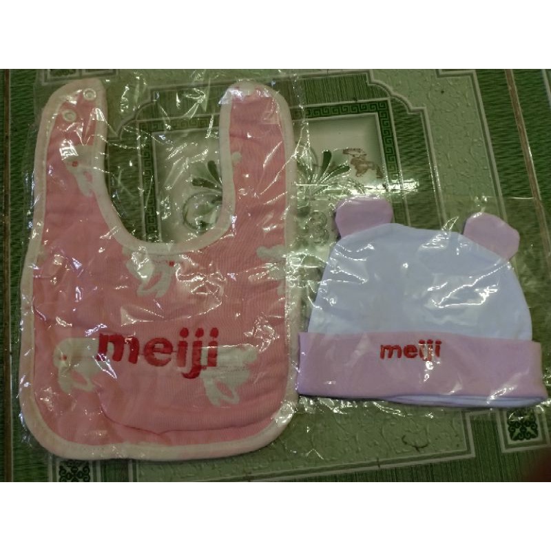 (Thanh lý) Set yếm mũ cho bé
