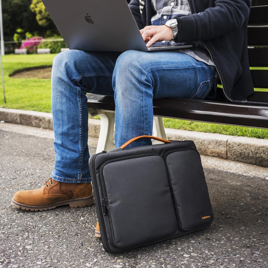 [ 3 Màu + 3 Size ] Túi Đeo TOMTOC (USA) 360* Shoulder bags cho Ultrabook/MACBOOK Pro 13/15/16 inch - A42  - 𝐍𝐊.𝐀𝐜𝐜𝐞𝐬𝐬𝐨𝐫𝐲