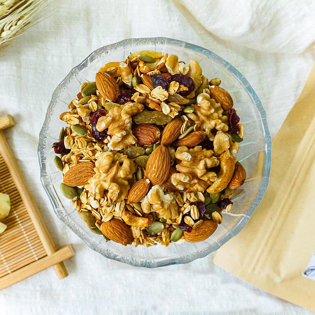 Granola Siêu Hạt Mix 8 Loại Hạt Dinh Dưỡng Dừa Khô, Hạt Điều, Hạnh Nhân