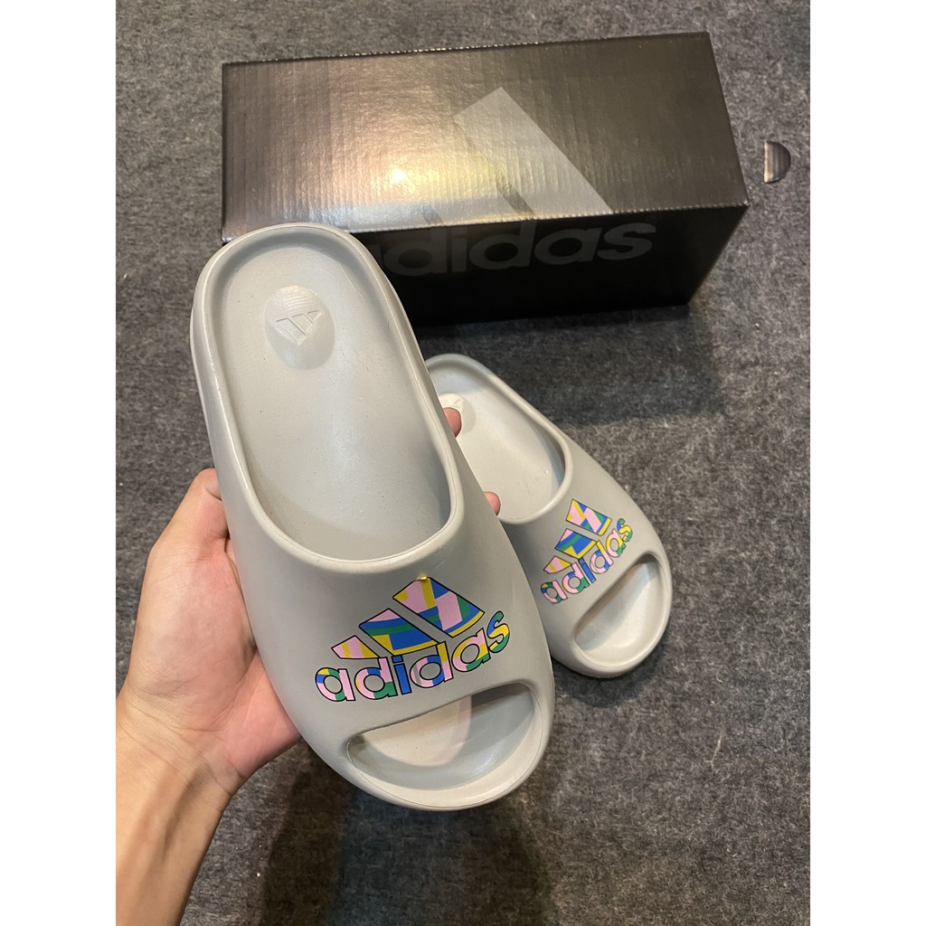 Dép adidas yz silde xám
