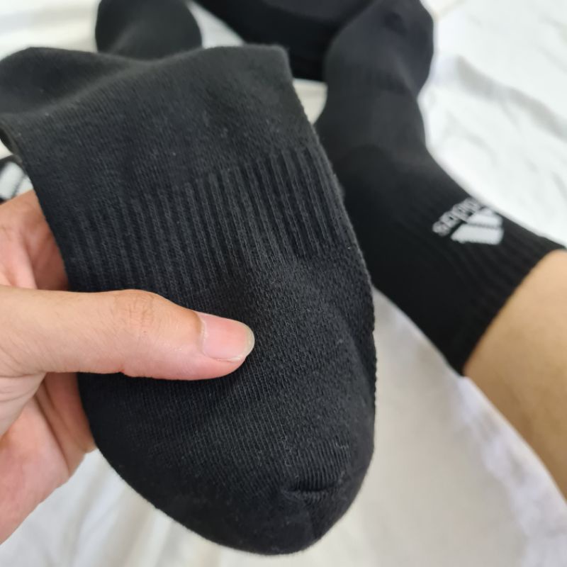 Combo 5 đôi tất thể thao Adidas màu đen (tặng kèm 1 đôi)