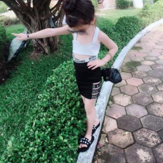 Đầm body MOSCHINO