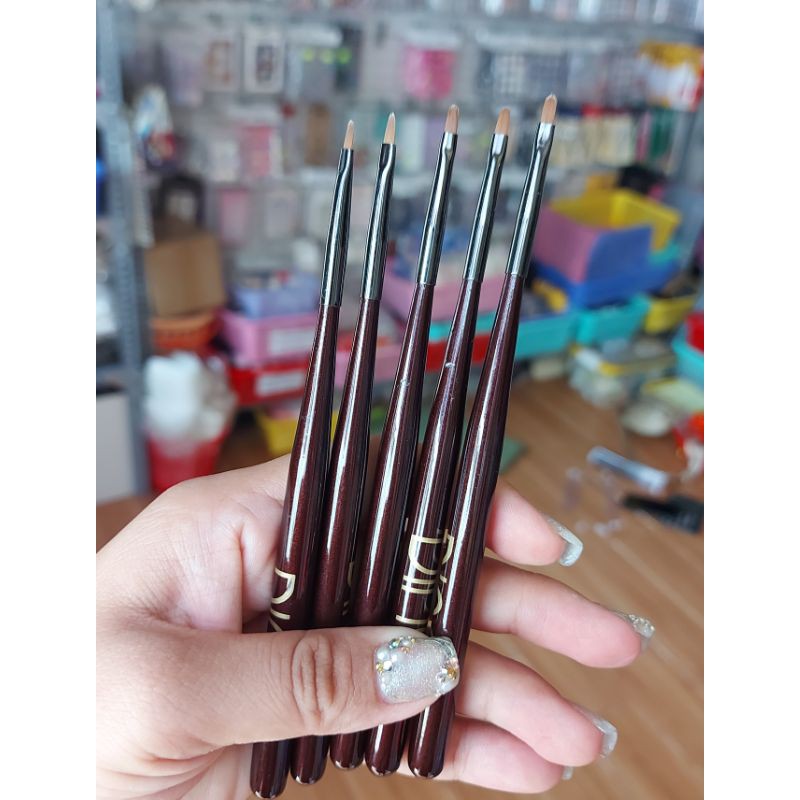 Cọ vẽ hoa cúc,hoặc tô chuẩn đẹp 40k/cây