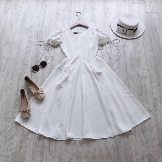 [Mã FAGREEN1505 giảm 10% tối đa 30K đơn 99K] Đầm trắng xoè xếp li eo (kèm hình thật) | BigBuy360 - bigbuy360.vn