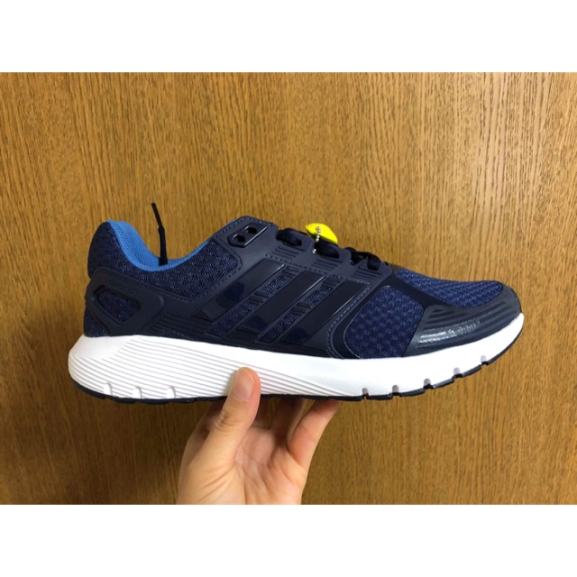 Giày adidas