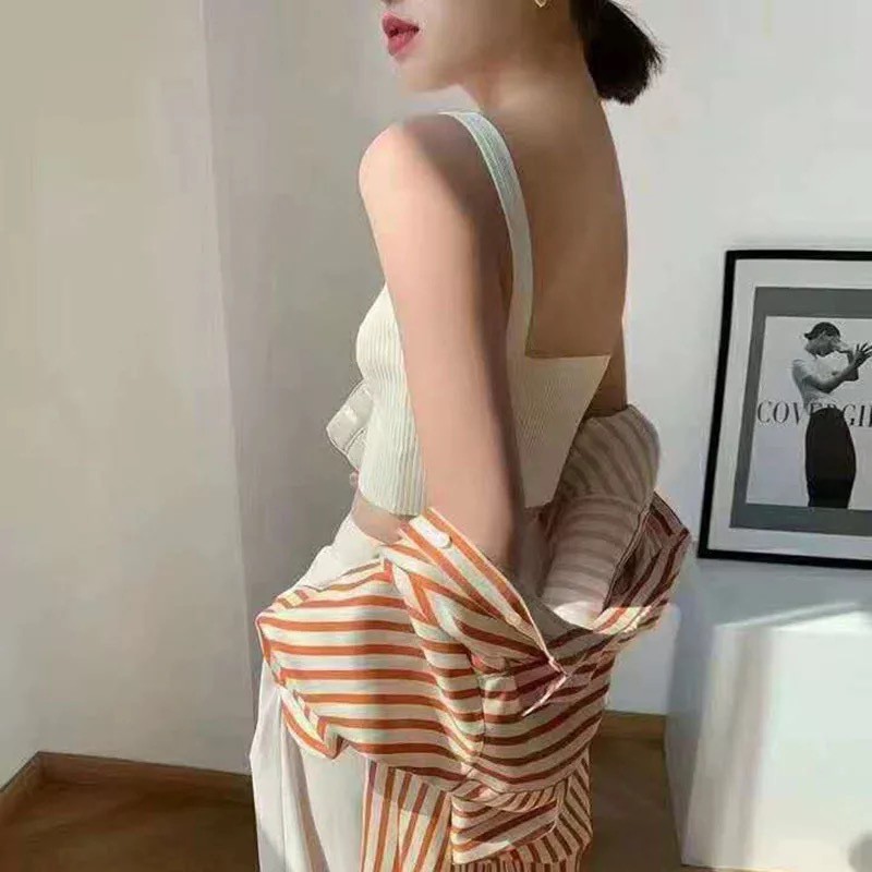 Áo bra gân tăm chất đẹp bo eo kết hợp với áo vest ngoài thanh lịch | BigBuy360 - bigbuy360.vn