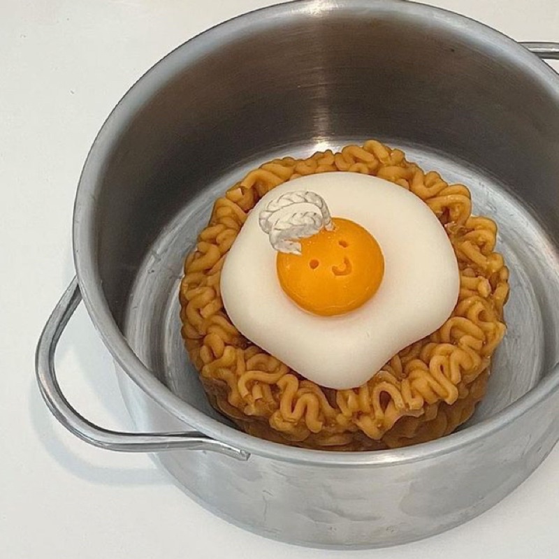 Nến thơm Mì Gói và Trứng Ốp La - RAMEN EGG CANDLE