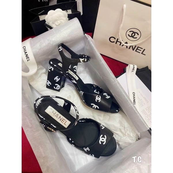 Guốc chà neo chữ
