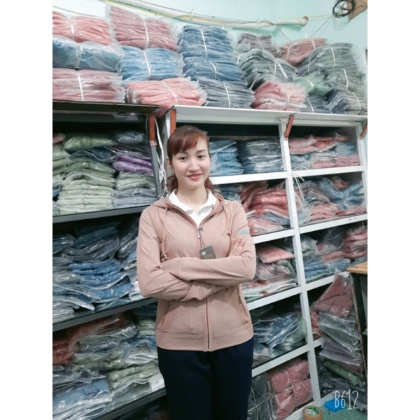 [45-70kg] Áo Khoác Thun Lạnh 4 Túi Vải Mặc Rất Mát, Hút Mồ Hôi. Áo Khoác Nữ Mỏng Ôm Nhẹ [Đốm S20] [35]