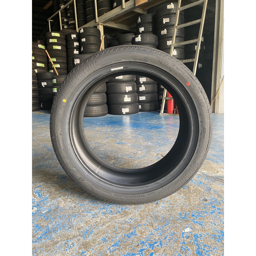 Lốp Bridgestone 215/45R18 T005