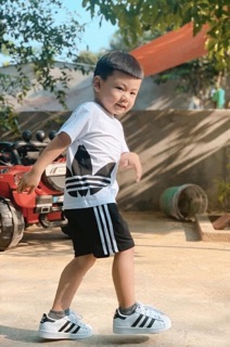 Bộ quần áo adidas Basic cho bé yêu