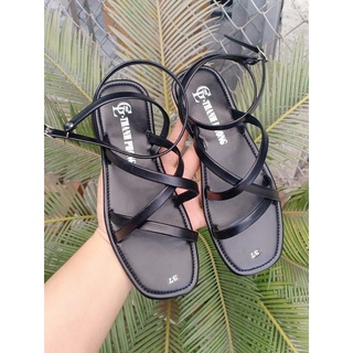 Giày sandal đế thấp quai khóa cổ chân mỏ vuông