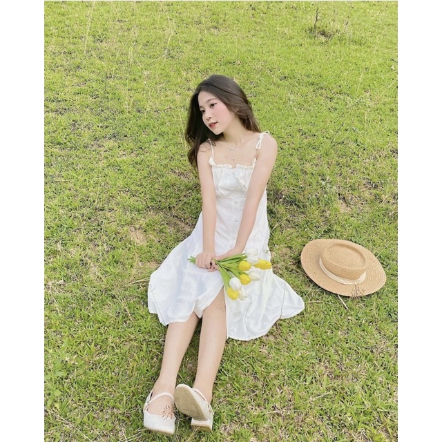 Váy trắng hai dây xinh