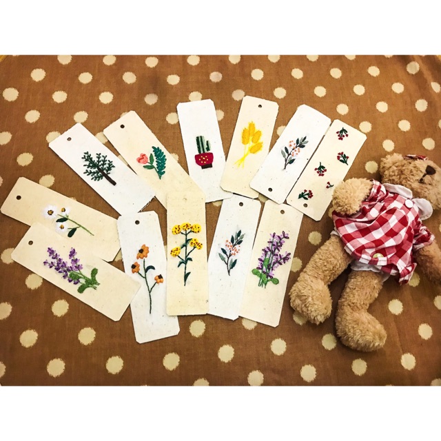 Bookmark thêu tay