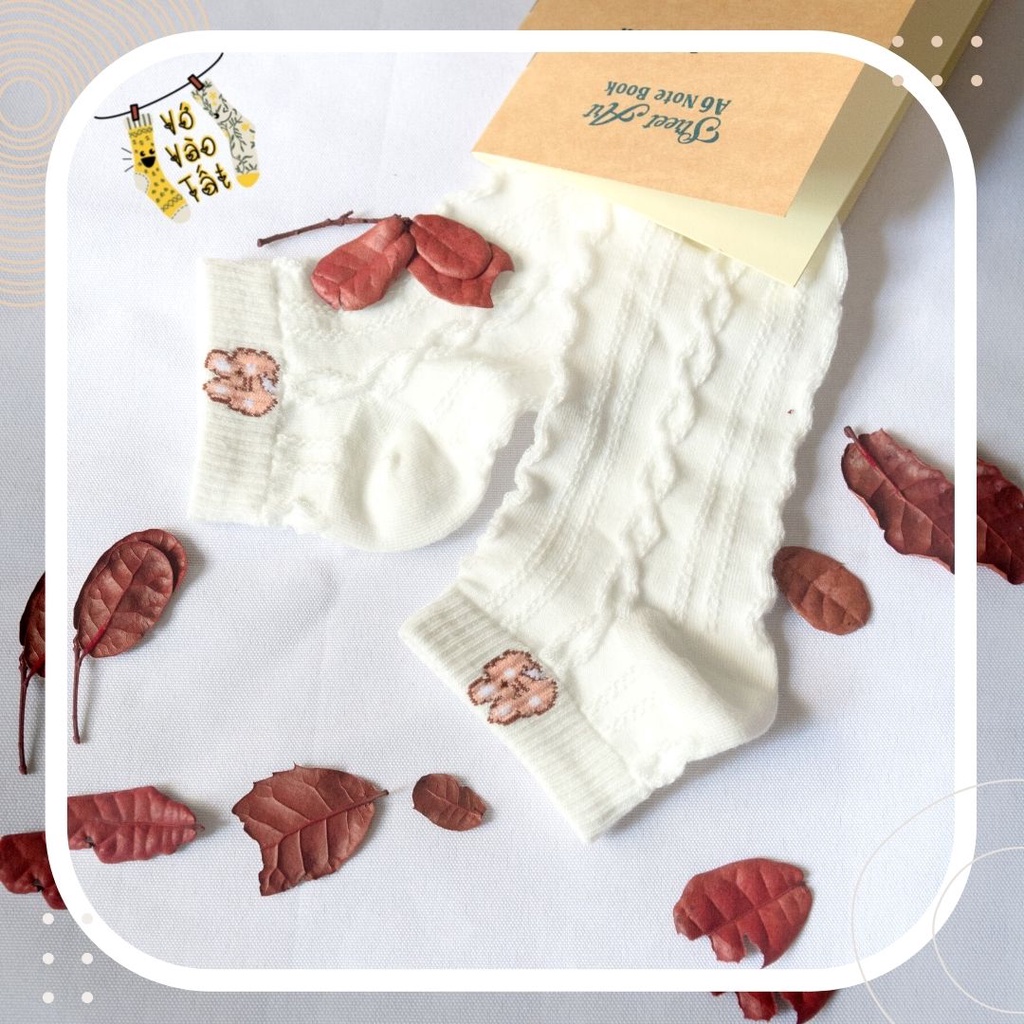 TẤT VỚ NỮ CỔ NGẮN HỌA TIẾT GÂN NỔI TRẮNG KEM