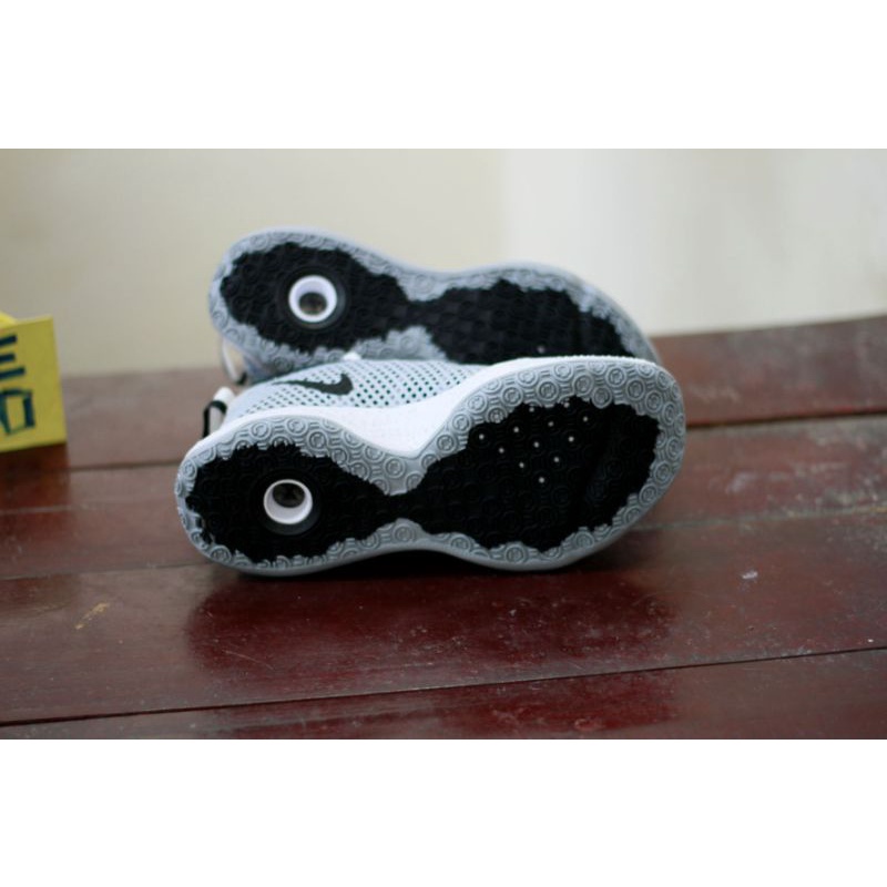 Giày PG 4 Team ‘White Wolf Grey’ CK5828-100