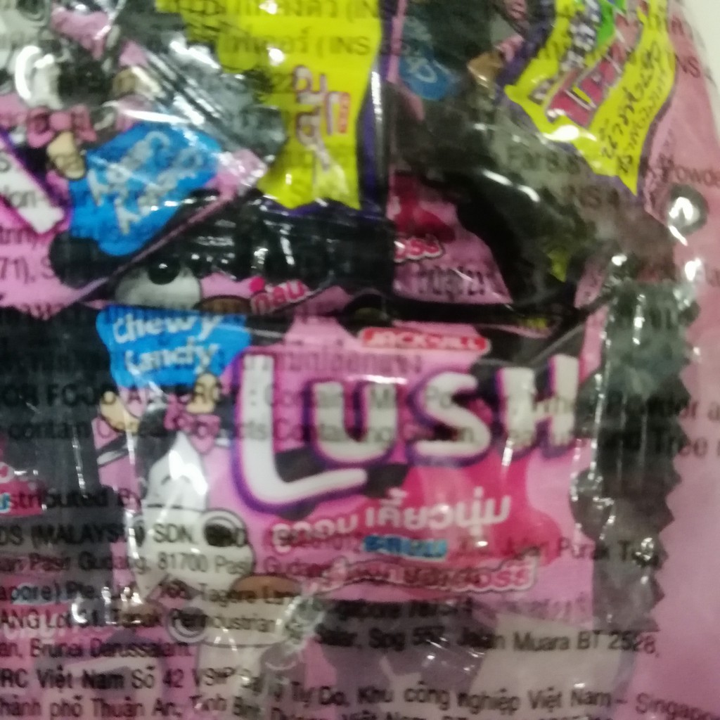 Kẹo Sữa Bò Lush Thái Lan Vị Dâu Strawberry Milk Chewy Candy (Gói 140g)