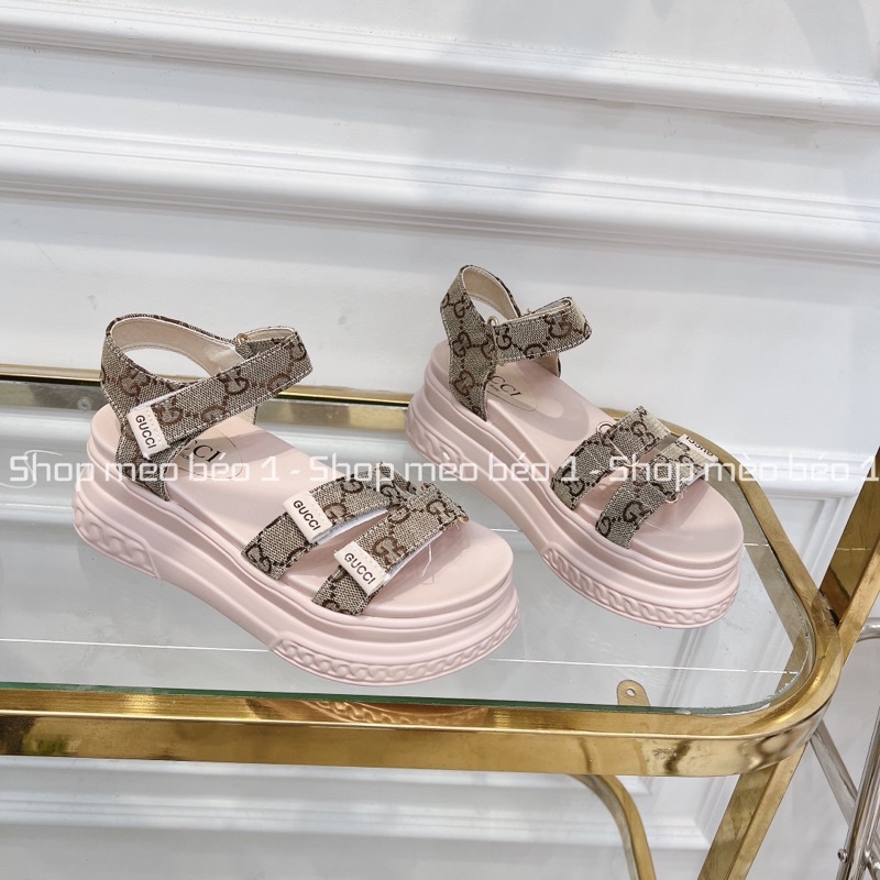 Sandal gc quai dán ngang hoạ tiết đế hồng cao fullbx