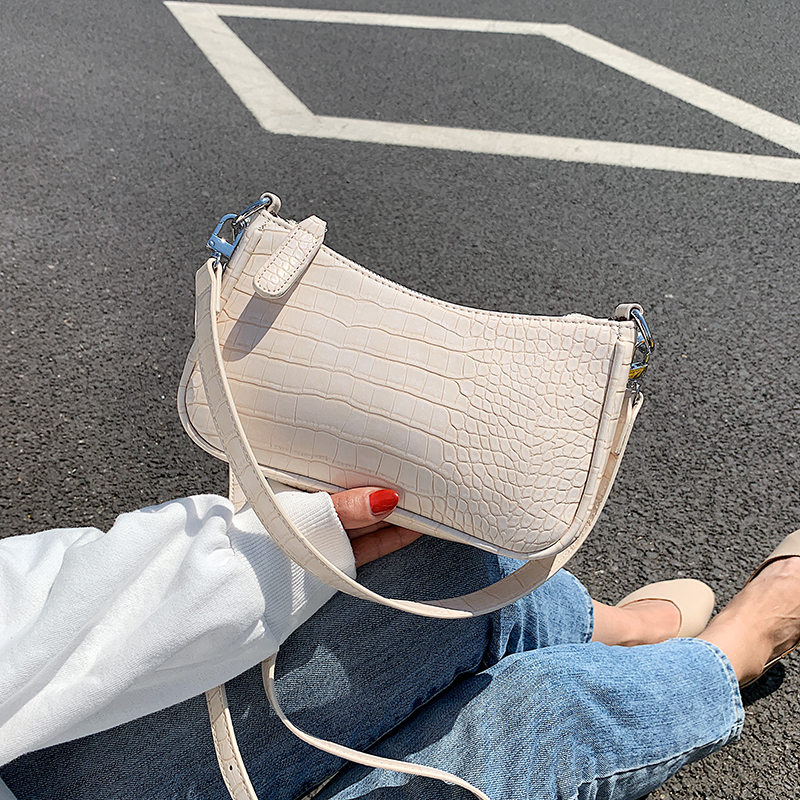 Túi xách đeo chéo IELGY thời trang dành cho nữ