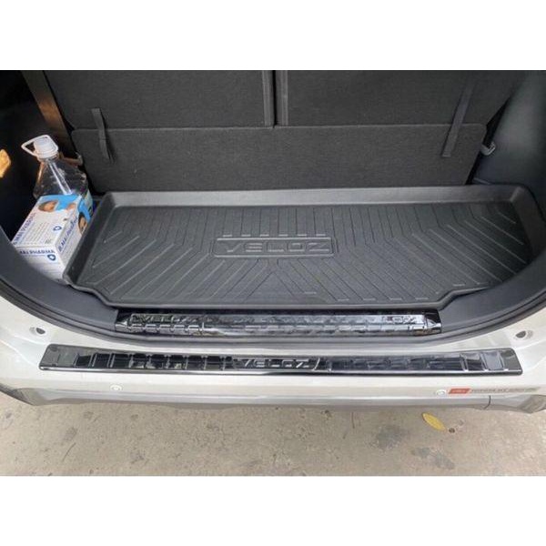 Lót cốp sau xe Toyota Veloz 2022 2023 chất liệu nhựa dẻo, không mùi, không thấm nước LCN-TO003