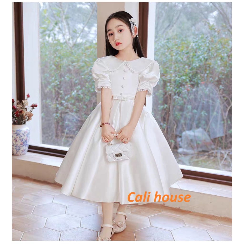Đầm váy công chúa cho bé gái, váy trắng, dáng xòe, kiểu dáng váy thiết kế cho bé gái cổ sen ren trang trí.