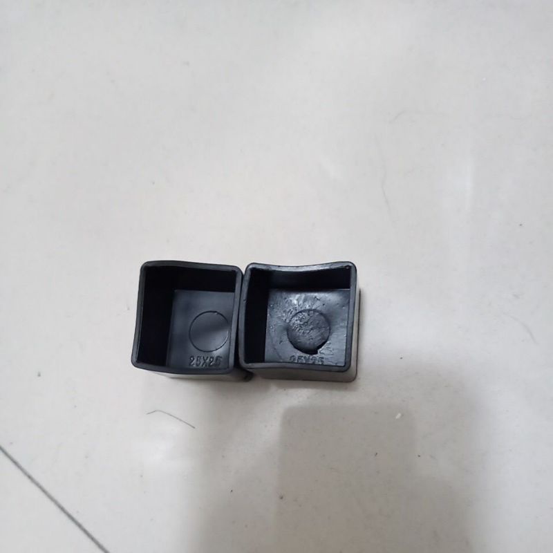 Cao su vuông bọc chân thang inox.