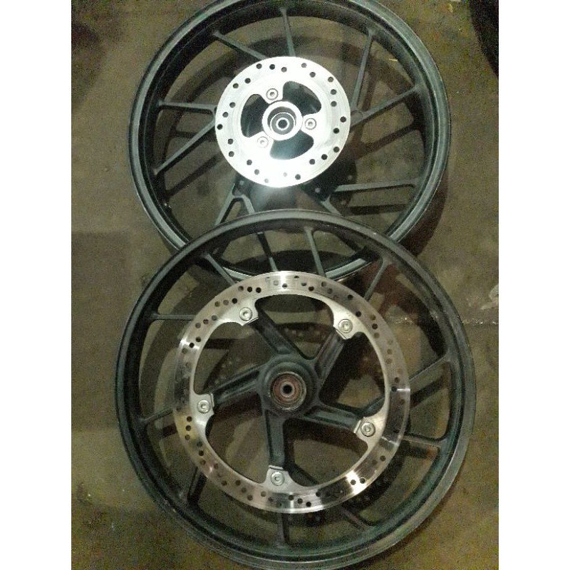 Cặp mâm raider 2 đĩa.có luôn 2 đĩa rã xe.nguyên xi.loại tốt.có trầy.