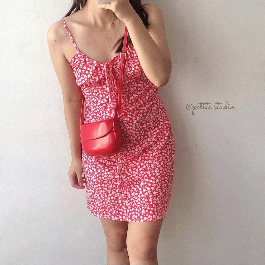 Đầm dáng suông hai dây hoa nhí đỏ Petite tôn da đơn giản basic phong cách hàn quốc dành cho mùa hè