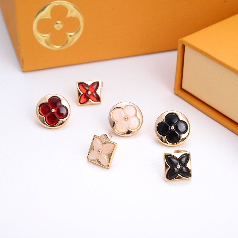 Khuyên Tai Đinh Tán Họa Tiết Chữ Louis Vuitton Thanh Lịch Dễ Thương Tinh Tế Thời Trang