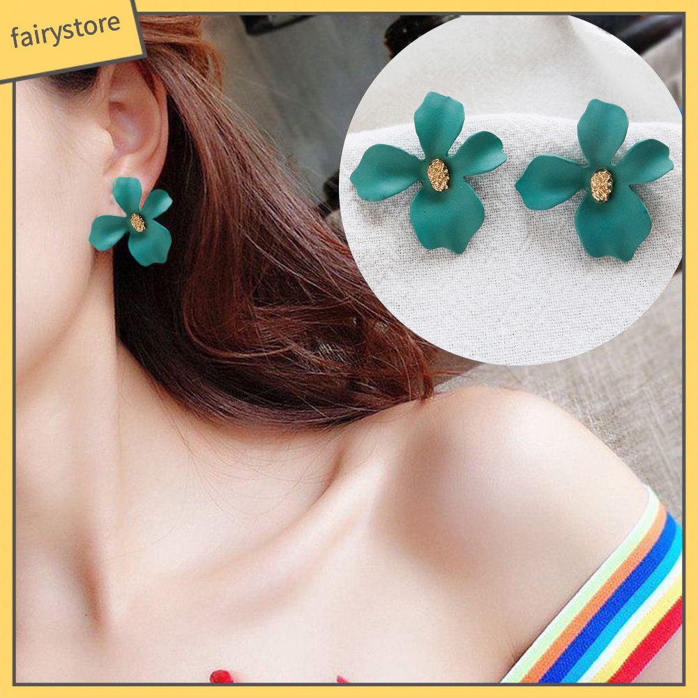 Khuyên tai mặt hình hoa xinh xắn dễ thương dành cho nữ