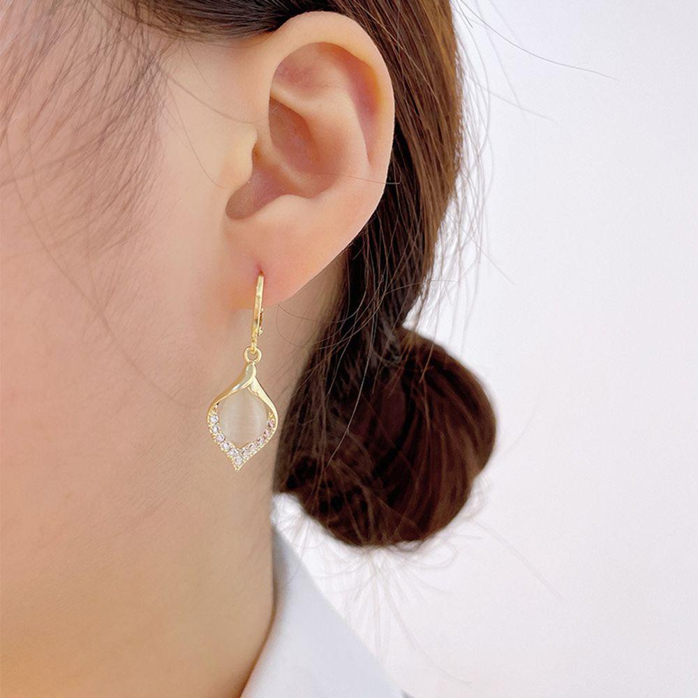 Hoa Tai Dáng Dài Đính Đá Opal Lấp Lánh Sang Trọng