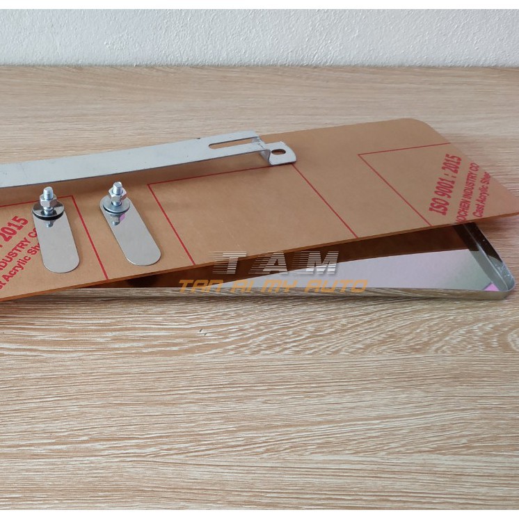 Khung inox biển số xe ô tô gò viền mép, khung biển dài có tấm nhựa mica | BigBuy360 - bigbuy360.vn