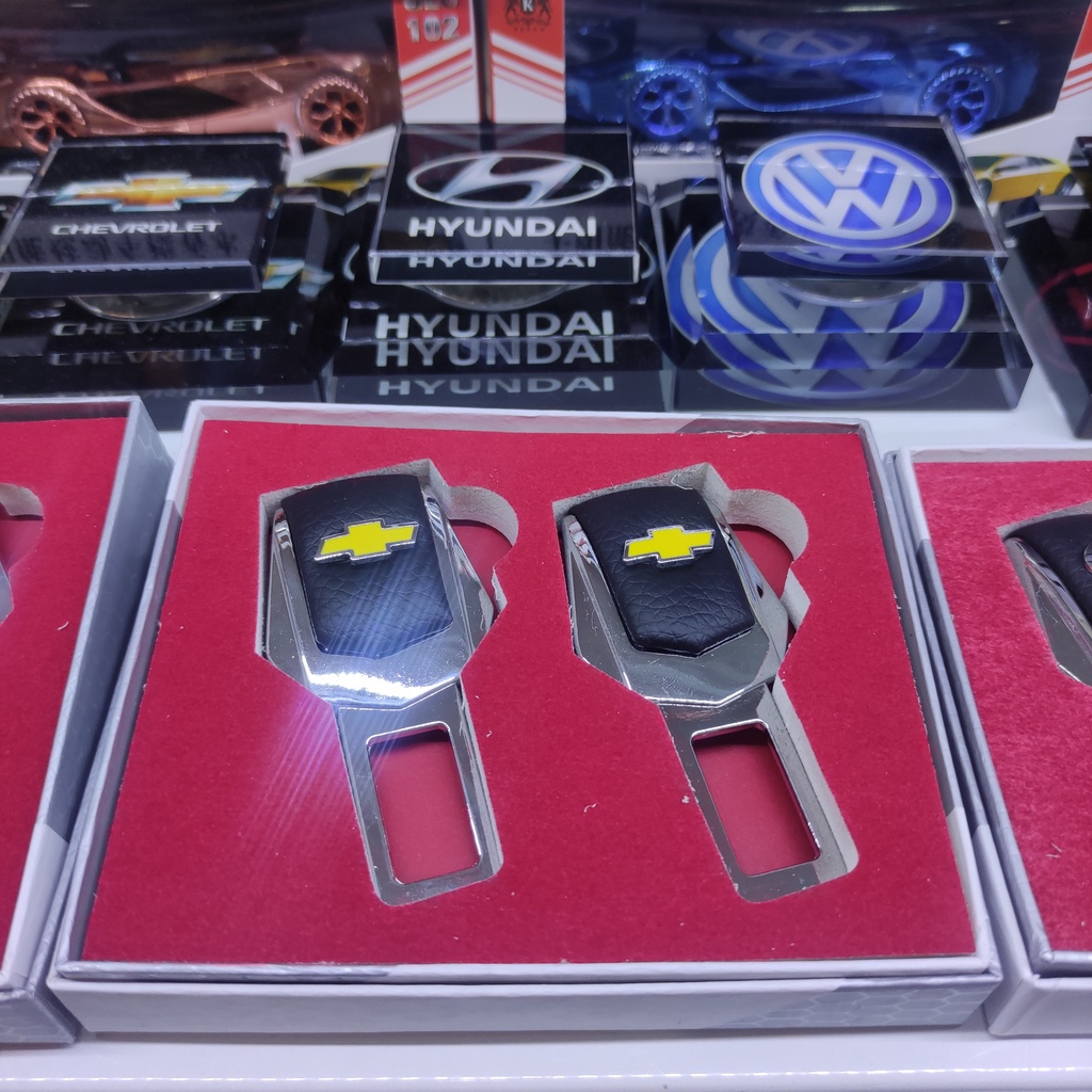 BỘ 2 CHỐT CẮM NGẮT CHUÔNG ĐAI AN TOÀN LOGO HÃNG XE