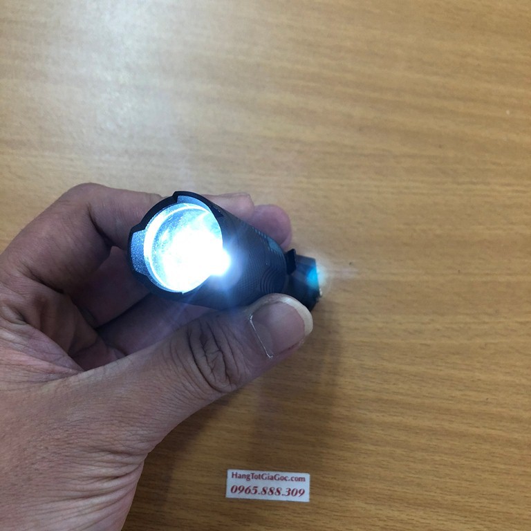 Đèn pin mini cầm tay siêu sáng Ultrafire SK68 pin Lithium, sạc USB, bóng Led 10w