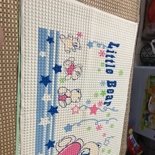 Chiếu cao su điều hoà, nằm rất mát và êm dành cho trẻ từ sơ sinh đến 3 tuổi . Sản phẩm làm từ cao su non tự nhiên an toà