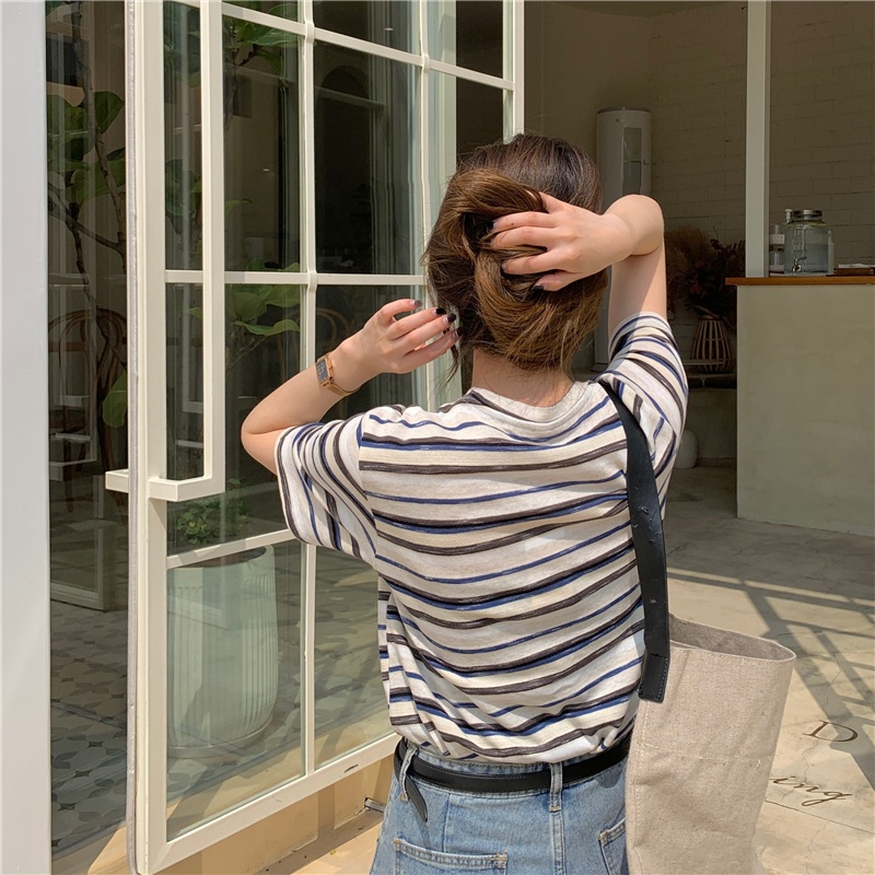 Áo thun tay ngắn kẻ sọc phong cách Hàn Quốc