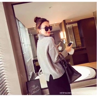 Áo len cổ lọ xẻ tà