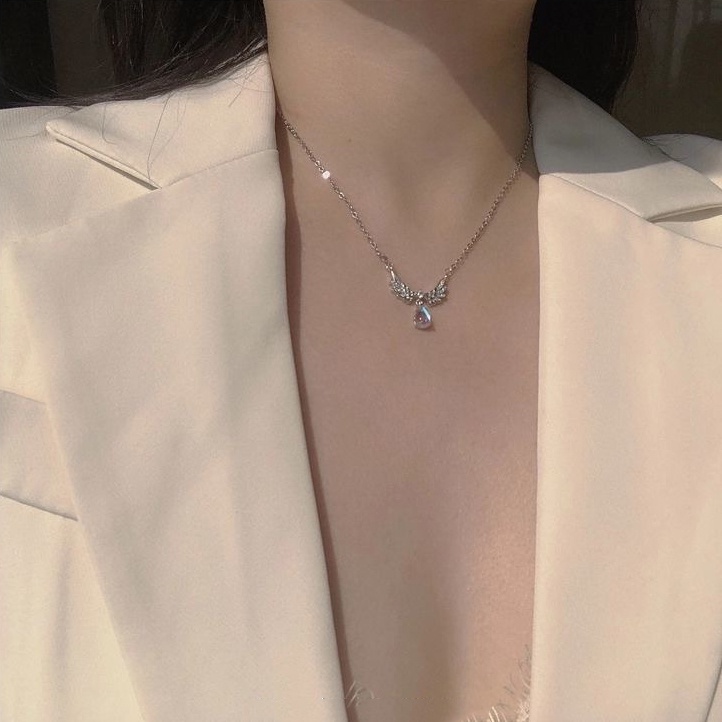 Dây chuyền mặt cánh thiên thần đính đá sang trọng đơn giản