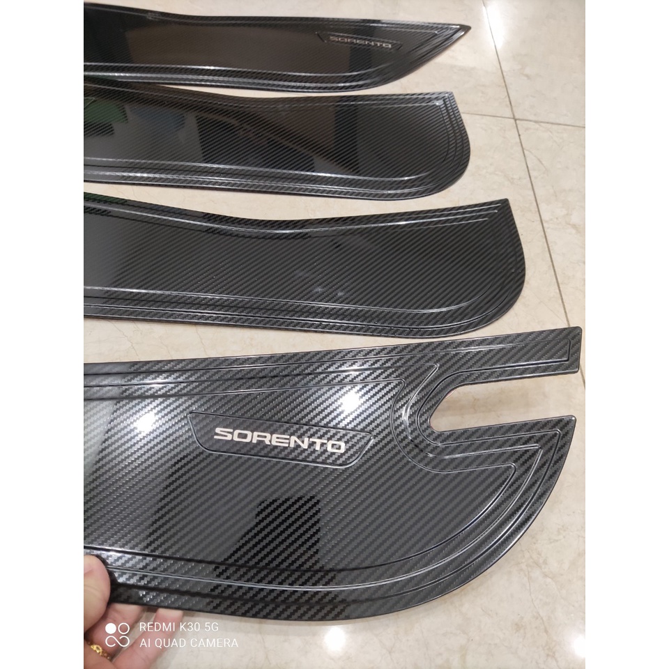 Bộ 4 ốp tapli cửa xe Kia Sorento 2021 2022 2023 Mẫu Carbon - Tặng Kèm Thêm Keo Dính