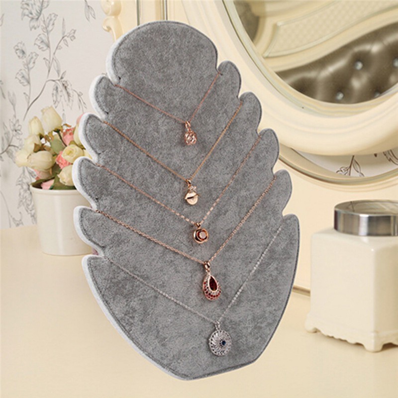 Giá nhung đứng trưng bày dây chuyền hình ngọn lửa