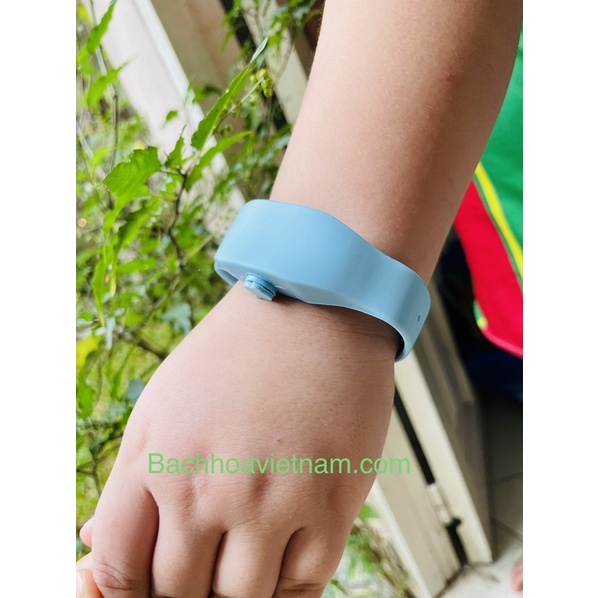 Vòng tay đựng dung dịch sát khuẩn | vòng tay xịt khuẩn nhỏ gọn tiện lợi | vòng tay sát khuẩn | vòng tay cho bé