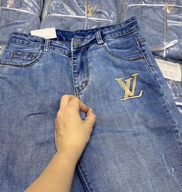 BÁN SỈ QUẦN JEAN THÊU L.V MÀU XANH CHO NỮ | WebRaoVat - webraovat.net.vn