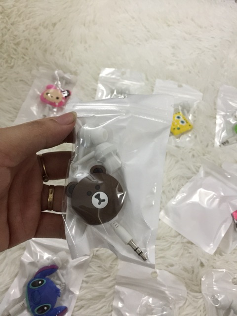 Tai nghe rút hoạt hình.