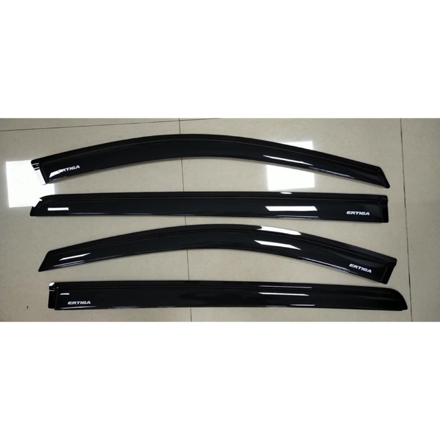 Vè che mưa ertiga 2019