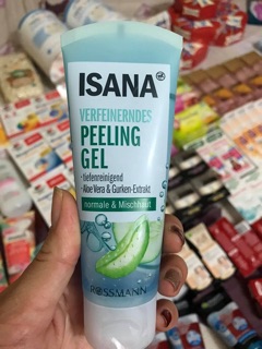 Gel tẩy da chết Isana
