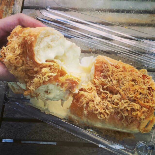 BÁNH MÌ PHÔ MAI TAN CHẢY Ổ 500G