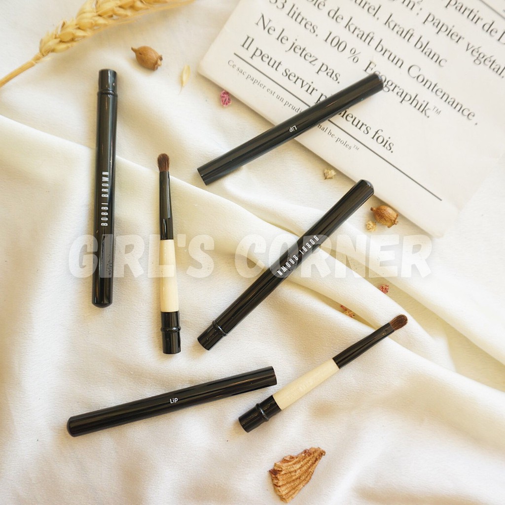 Cọ môi Bobbi Brown Lip Có Nắp ( Đen )